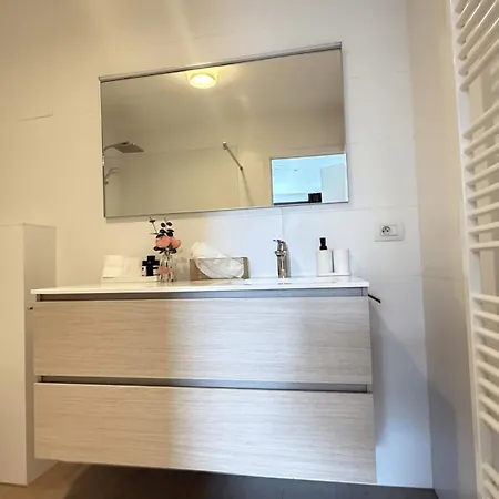 Oneluxstay Near Diamond District Holiday home *